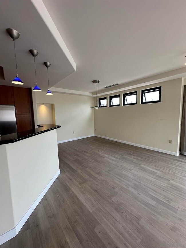 Building Photo - 7920 Herschel Ave