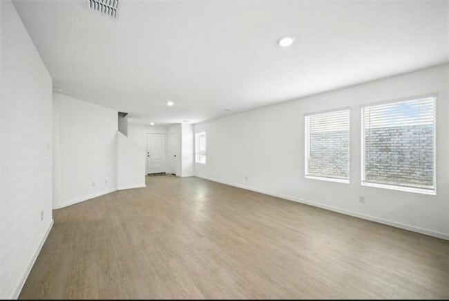 Foto del edificio - 205 Ashbrook St