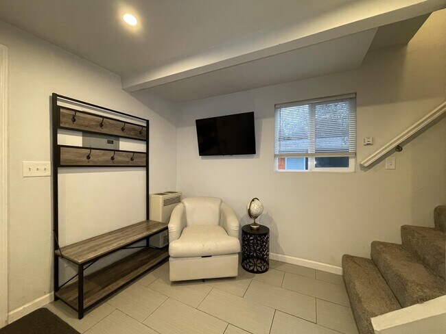 Foto del edificio - 631 Oak Lawn Ave