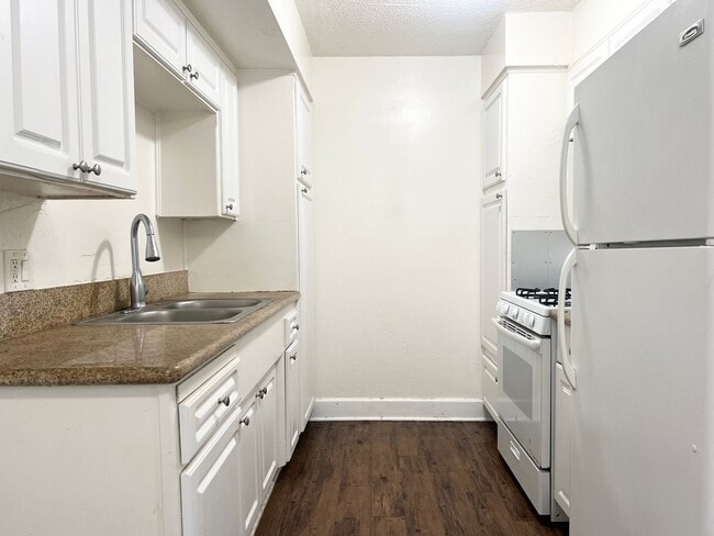 Building Photo - Bright 2 bed 1 bath in Pacific Beach