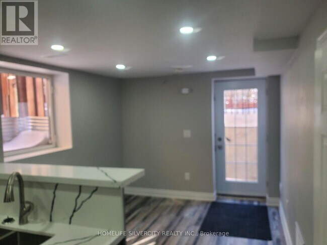 Building Photo - 44 Wildberry Crescent