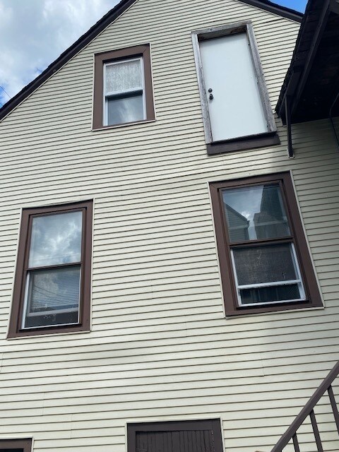 Building Photo - 3145 N Oakley Ave