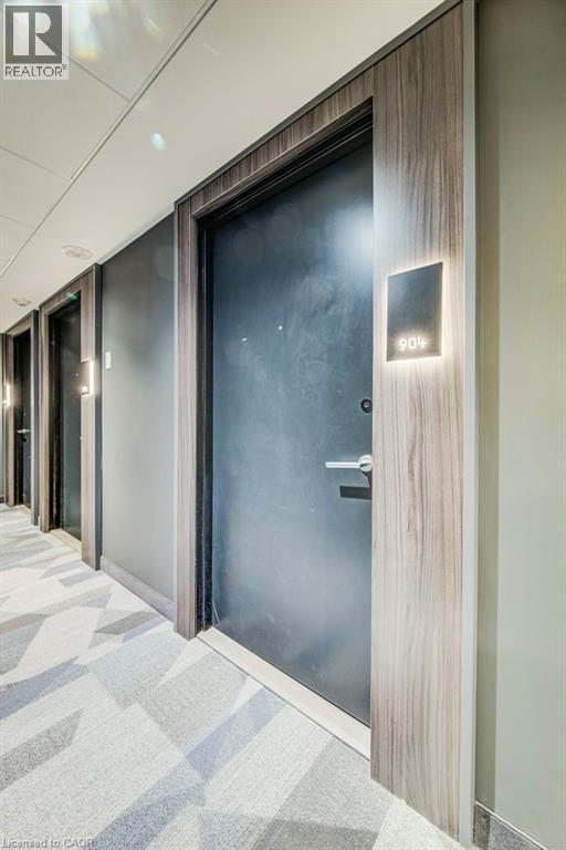 Photo du bâtiment - 15 Wellington St S