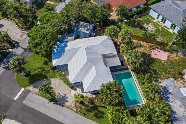 Foto del edificio - 461 Jupiter Ln