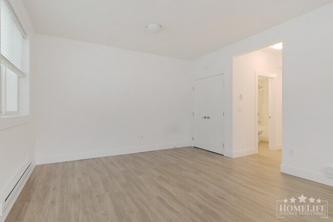 Photo du bâtiment - Spacious Modern 2 Bed 1 Bath Basement Suite for Rent in Hope (Silver Creek)!