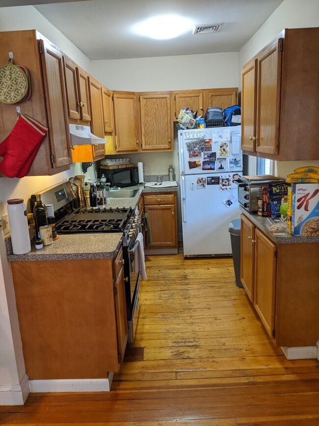 Building Photo - 124 Browne St