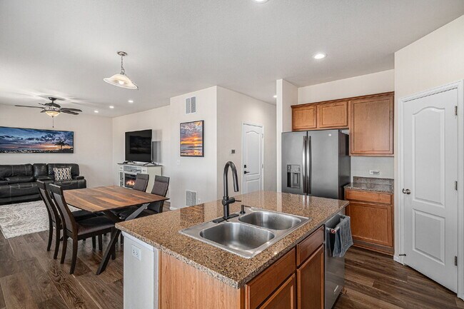 Foto del edificio - 7725 Sabino Ln