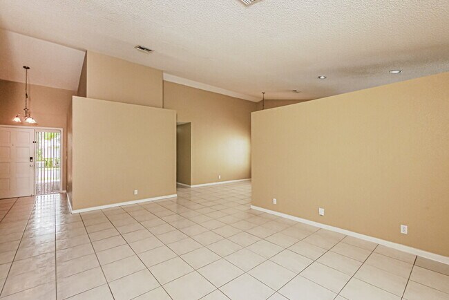 Foto del edificio - 5339 NW 99th Ln