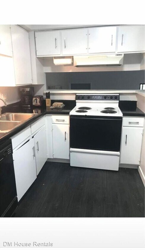 Primary Photo - 2 br, 2 bath House - 4902 University Avenu...