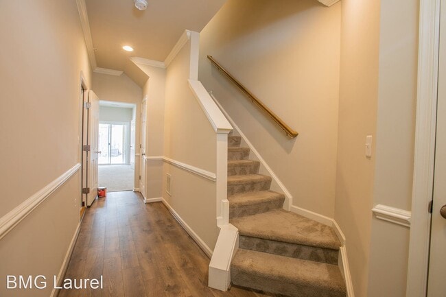 Building Photo - 3 br, 3 bath House - 7505 Resch Loop