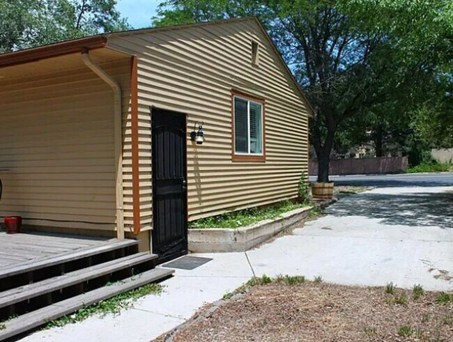 Foto del edificio - 5-bedroom, 2-bathroom home located in the heart of Colorado Springs