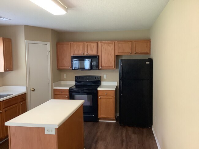 Building Photo - 5710 Waterpoint Dr