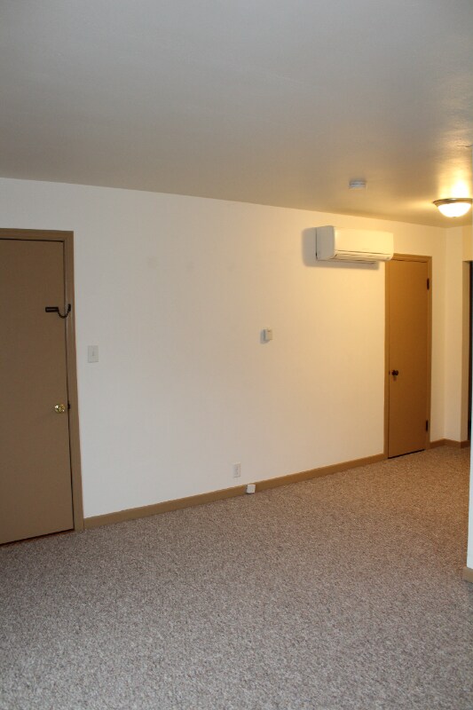 Foto del edificio - 223 W Decorah Rd
