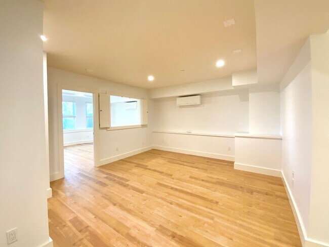 Foto del edificio - REMODELED 1BR in Haight! Yard Access. IN-U...