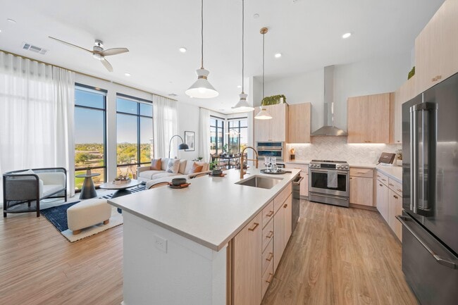 Interior Photo - Residences Kierland