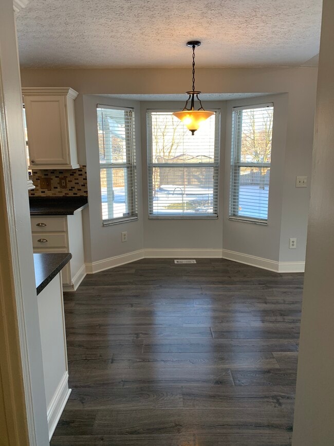 Building Photo - 9012 Ellersly Dr