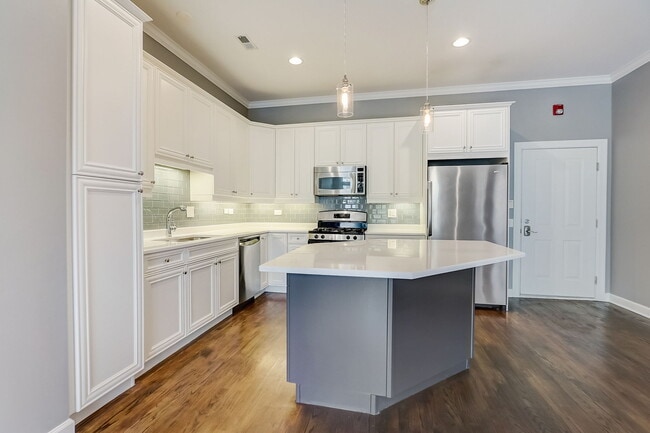 Kitchen - 819 Foster St