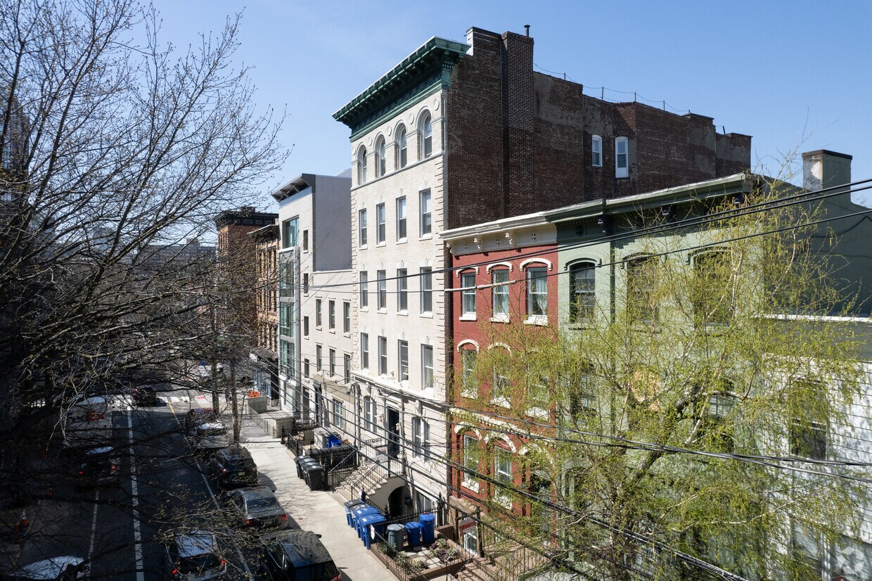 Primary Photo - 308-310 Garden St