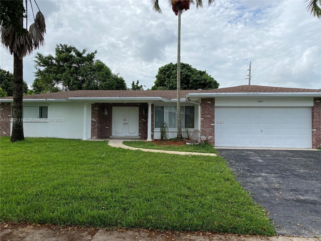 Foto principal - 7540 NW 15th St