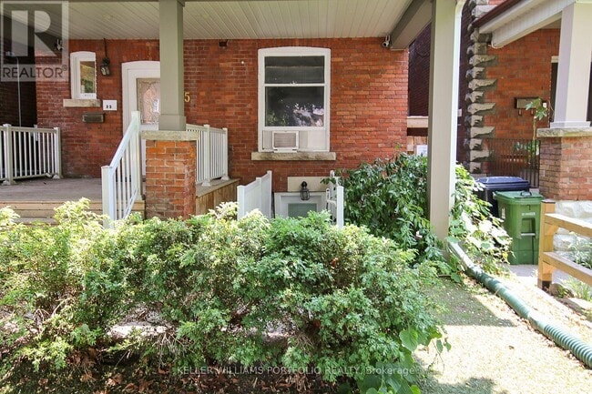 Building Photo - 35 Humberside Ave