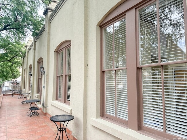 Building Photo - 245 Losoya St
