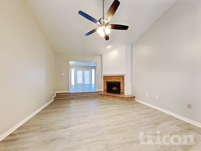 Foto del edificio - 801 Maraval Ct