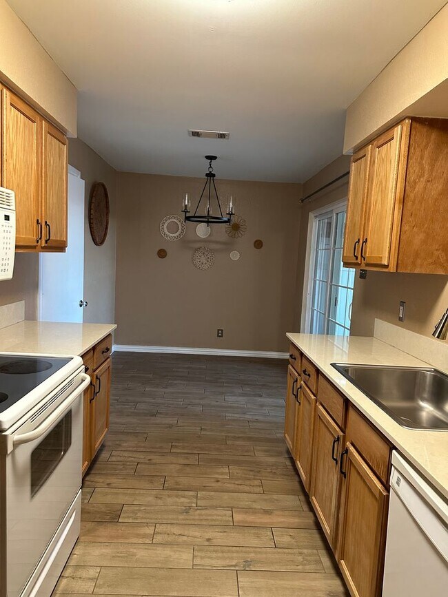 Foto del edificio - 2 Bedroom MISD House with Garage