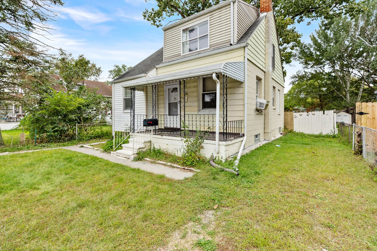 Primary Photo - 26621 Spicer St