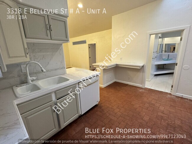 Foto del edificio - 3318 E Bellevue St