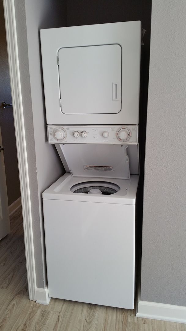 Building Photo - 341 Angel Ave