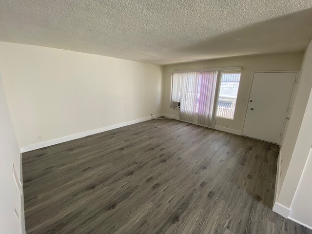 Foto del edificio - 5011 Maplewood Ave