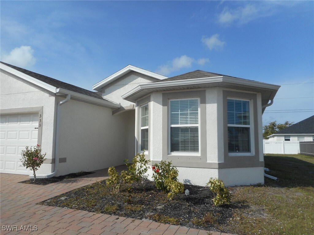 Foto principal - 333 Tropicana Pkwy E