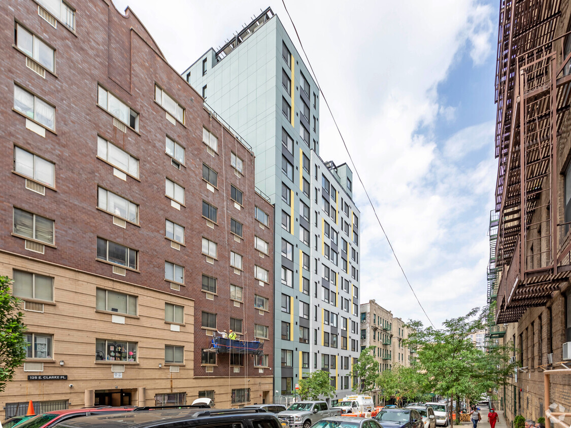 Foto del edificio - East Clarke Place Senior Residence