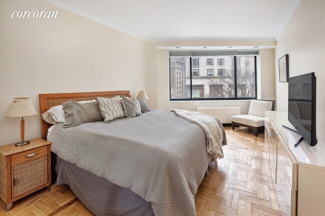 Building Photo - 62 W 62nd St
