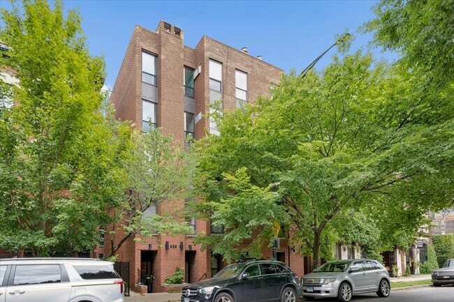 Foto del edificio - 636 W Webster Ave