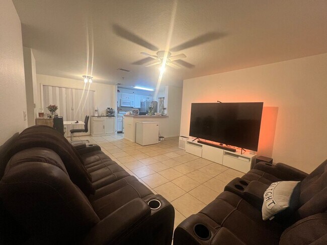 Foto del edificio - 14895 Pleasant Bay Ln
