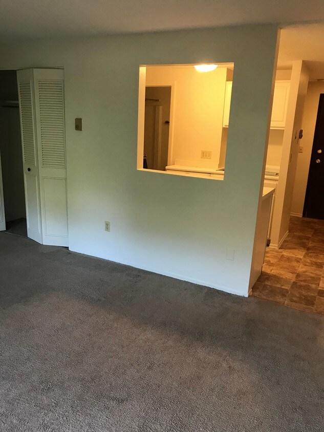 55 Crouch St, Groton, CT 06340 Apartments in Groton, CT