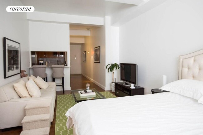 Building Photo - 88 Greenwich St