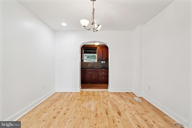 Foto del edificio - 2553 Collins St