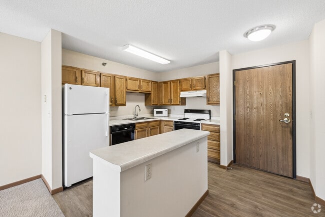 2BR, 1BA - 884SF - Kitchen - BRIARCLIFF APARTMENTS