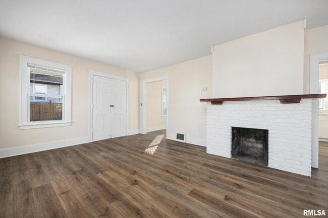 Building Photo - 400 E Virginia Ave