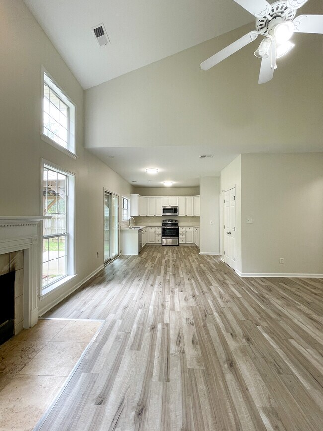 Foto del edificio - 6062 Forest Lakes Cove