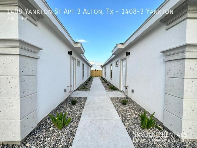 Building Photo - 1408 S Yankton St