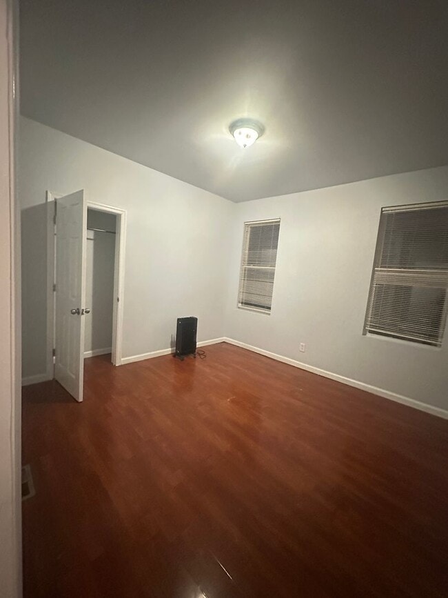 Building Photo - 5446 Walnut St