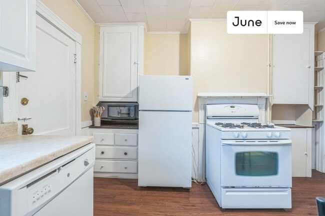 Building Photo - 2 Sherman St