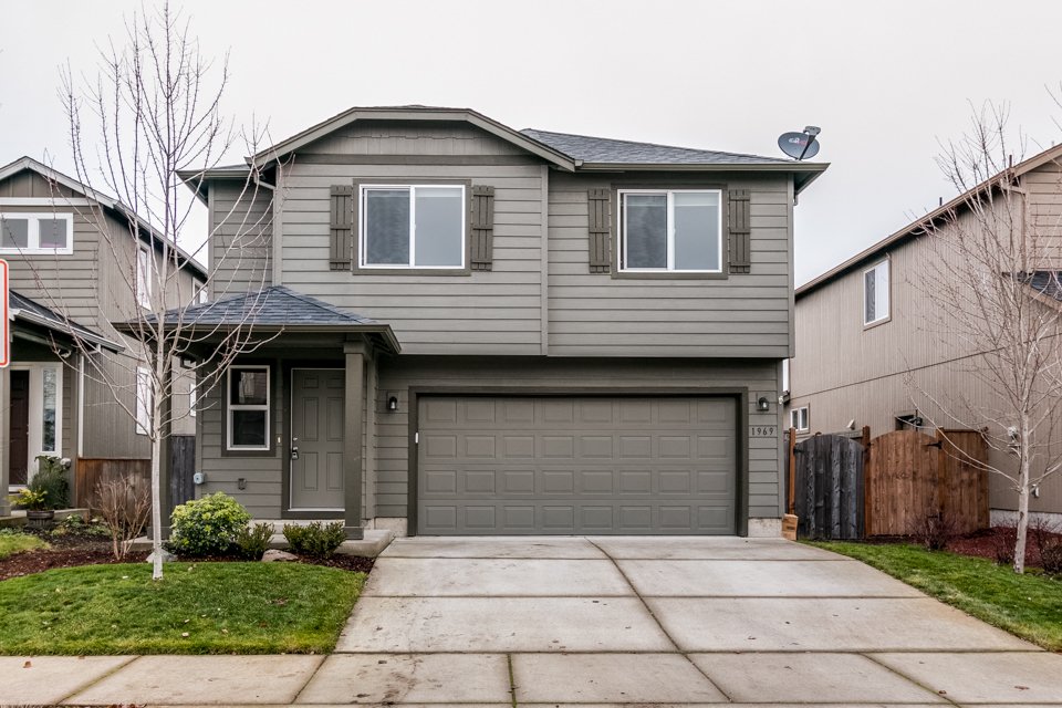 Foto principal - Fantastic West Eugene 3-Bedroom 2.5-Bath H...