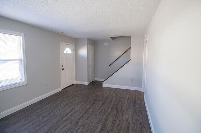 Foto del edificio - 4600 W Millbrook Dr