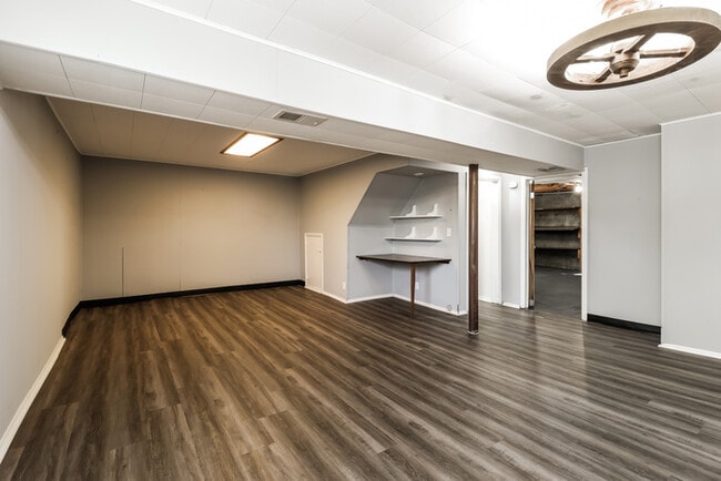 Building Photo - 3832 Elljay Dr