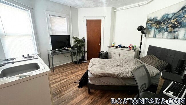 Foto del edificio - 16-20 Westland Ave.