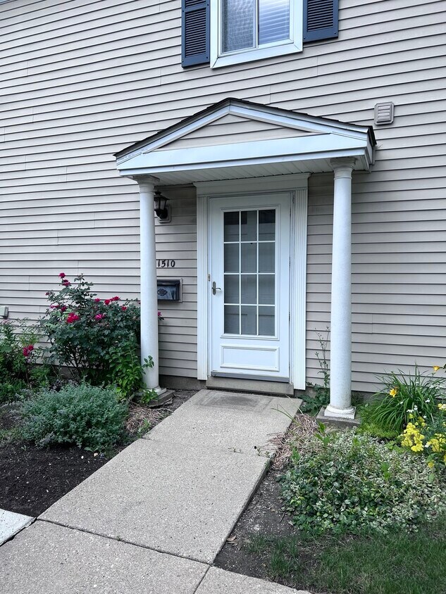 Primary Photo - 1510 Cove Dr